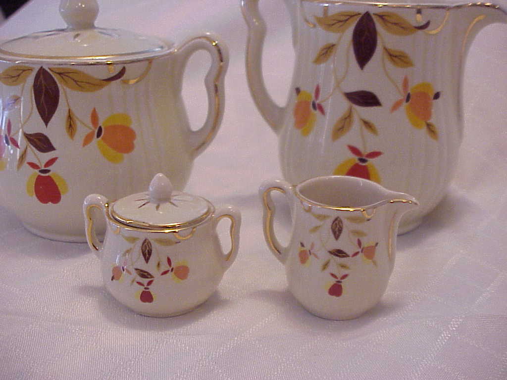 Hall Autumn Leaf Rayed Style Sugar & Creamer Miniature Set