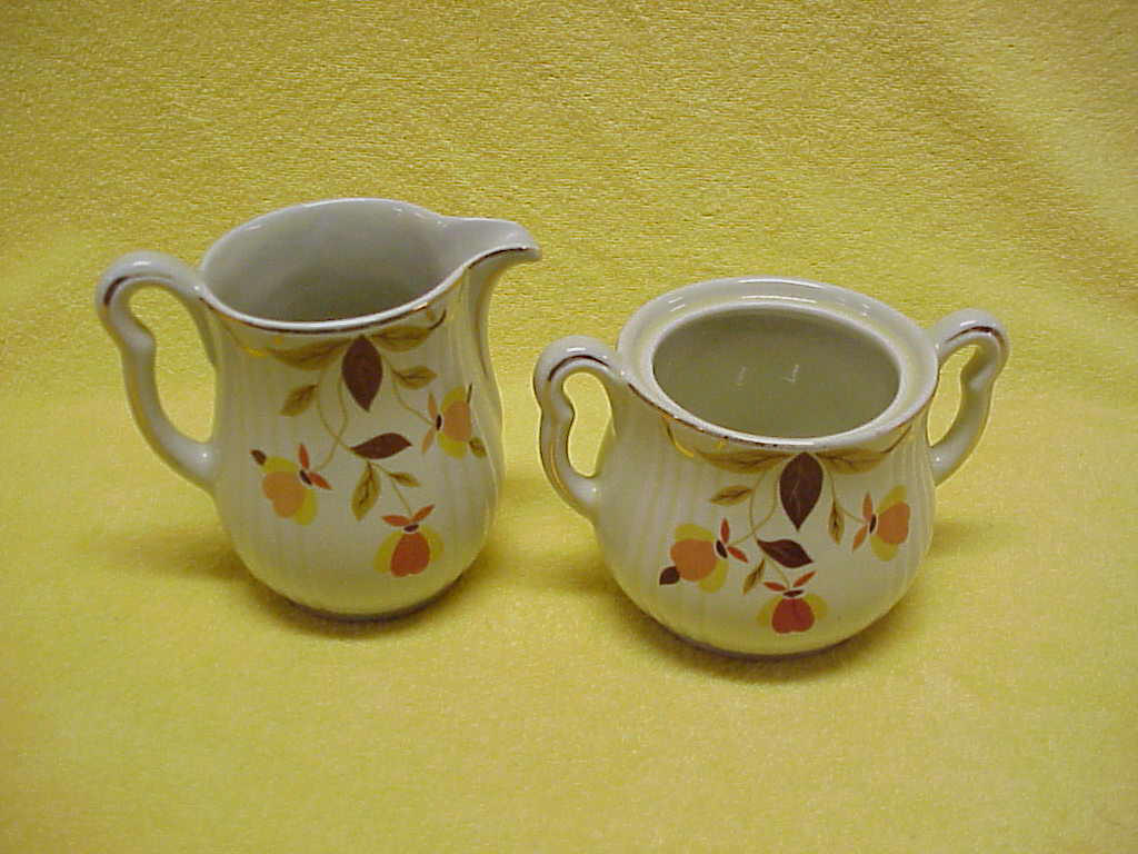 Hall Autumn Leaf Rayed Style Creamer